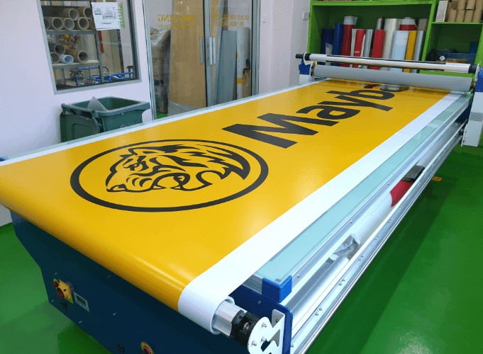 30+ YEARS OF EXPERIENCE IN SIGN-MAKING INDUSTRY